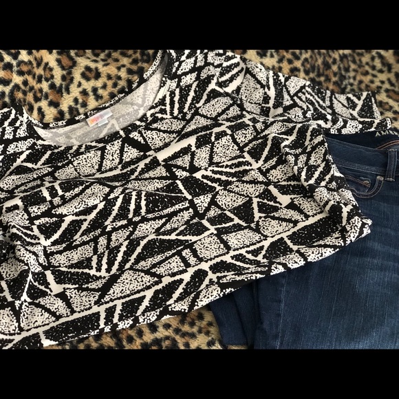 LuLaRoe Tops - NWOT LULAROE GIGI
